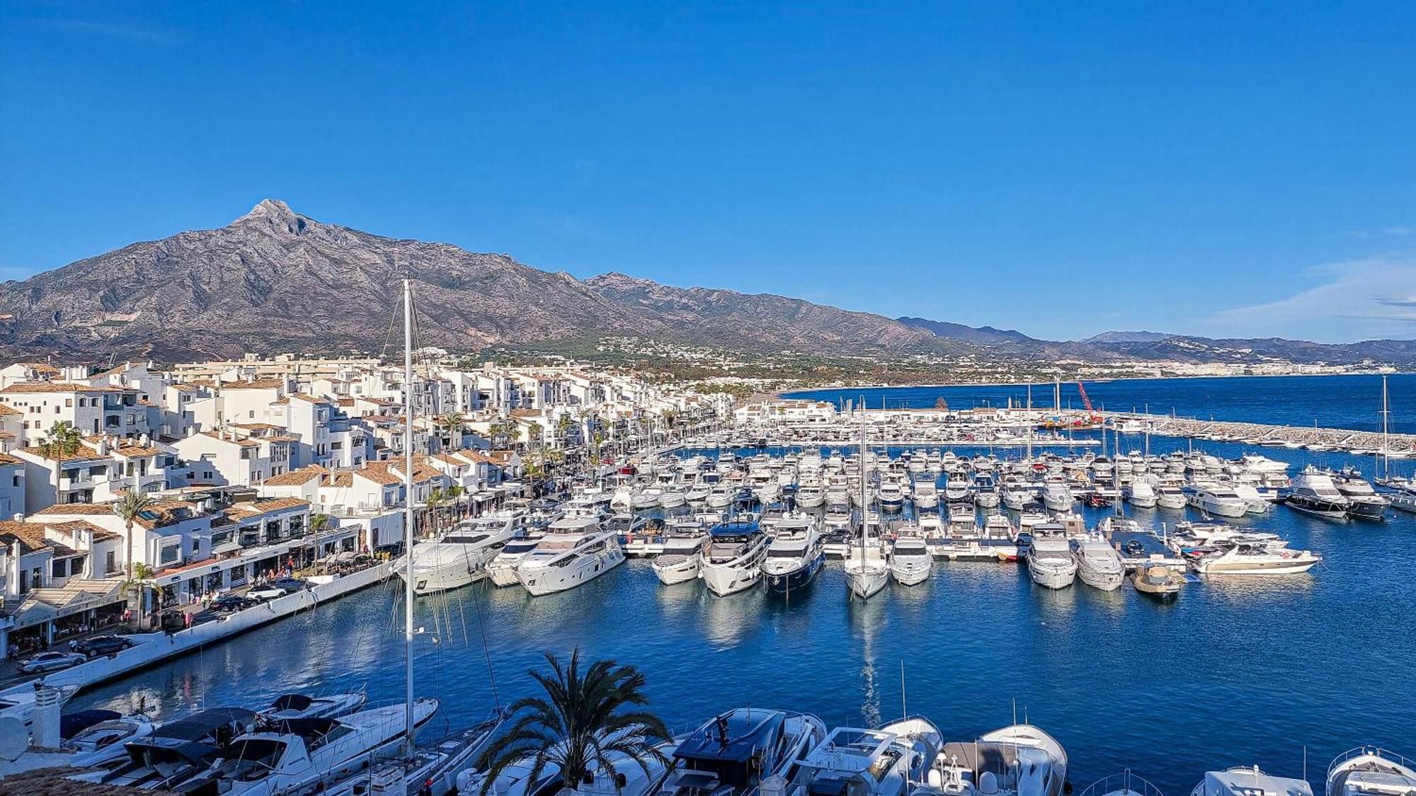 Ct 302 - Faro's Puerto Banus Boutique Marbella