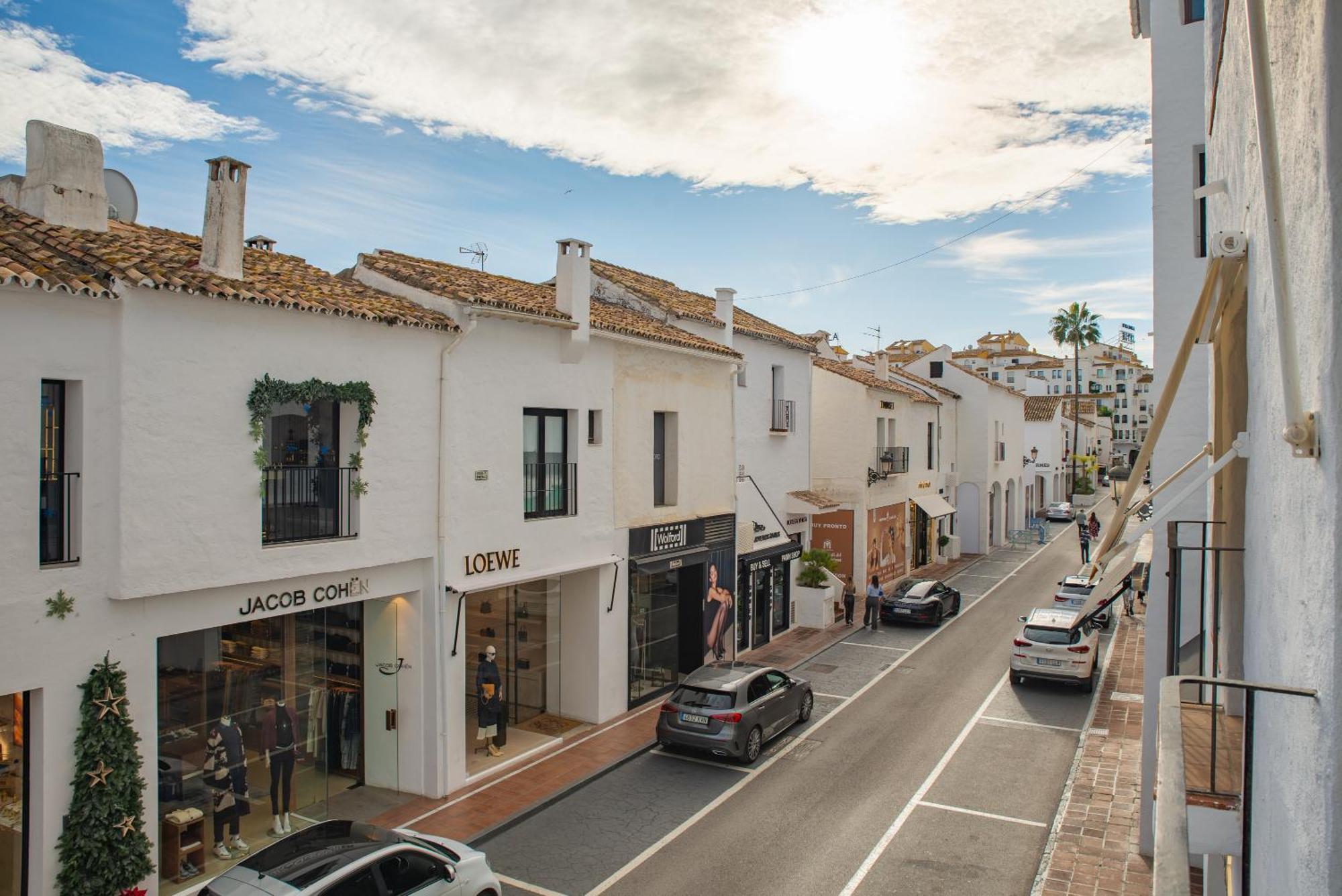 Ct 302 - Faro's Puerto Banus Boutique * Marbella