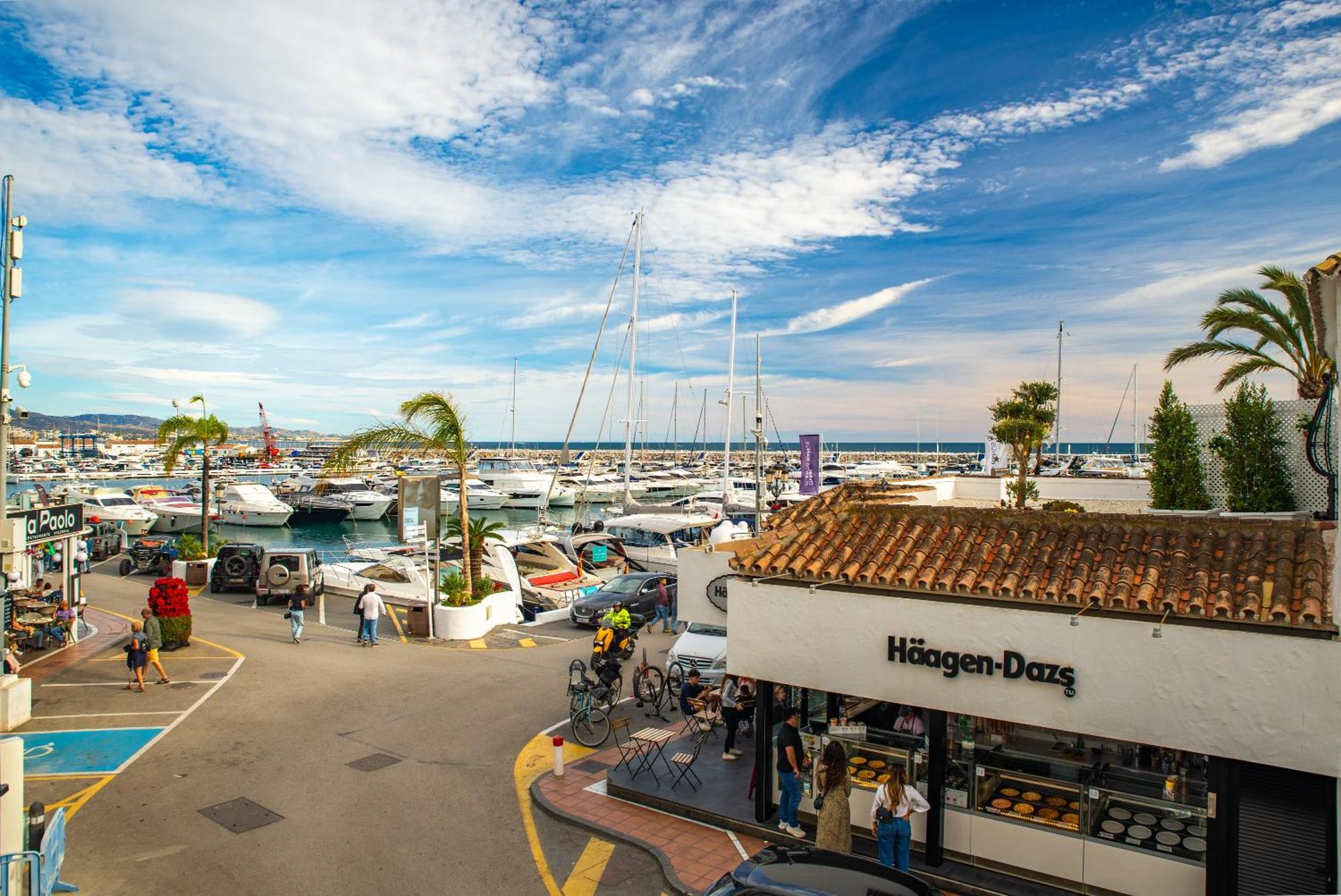 Ct 302 - Faro's Puerto Banus Boutique Apartment