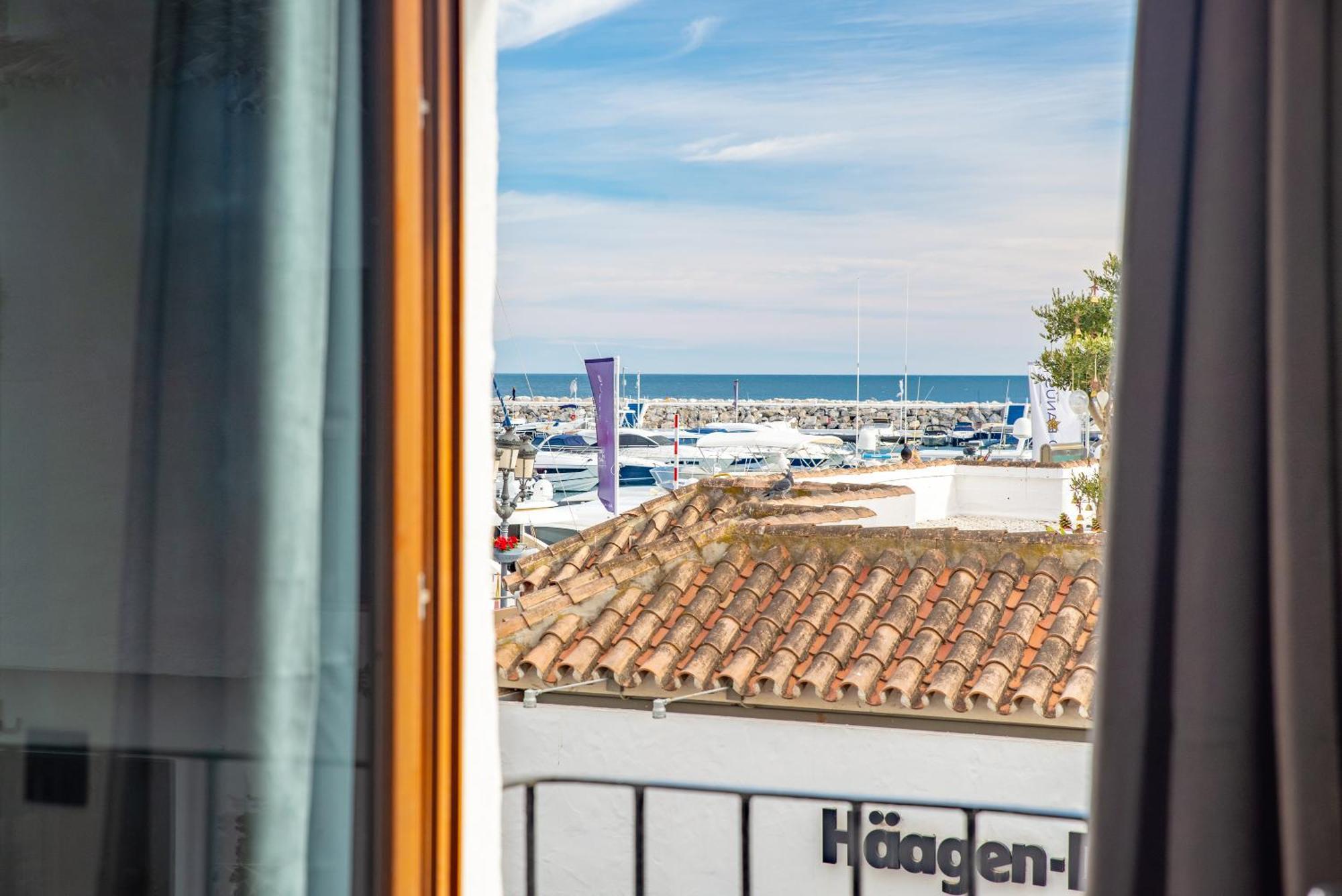 Ct 302 - Faro's Puerto Banus Boutique * Marbella